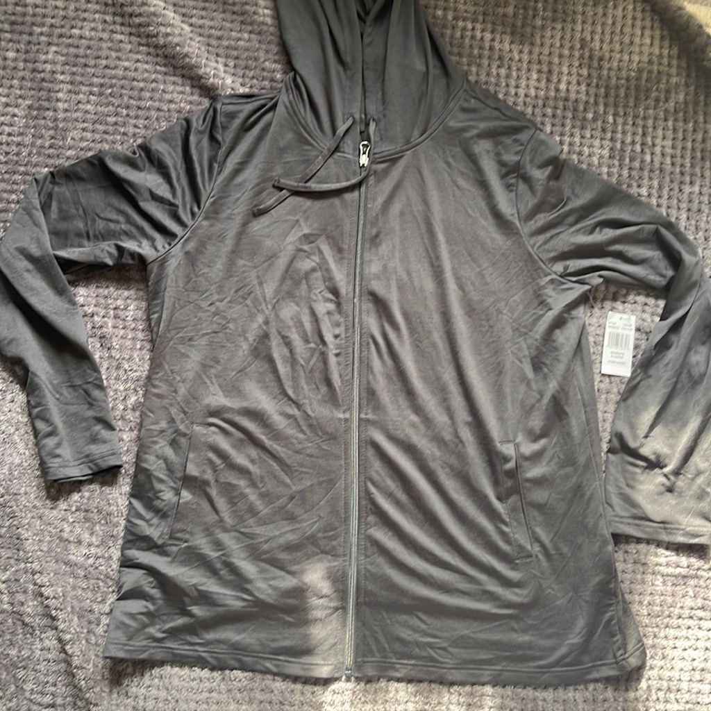 32 Degrees Cool Brand New Hoodie